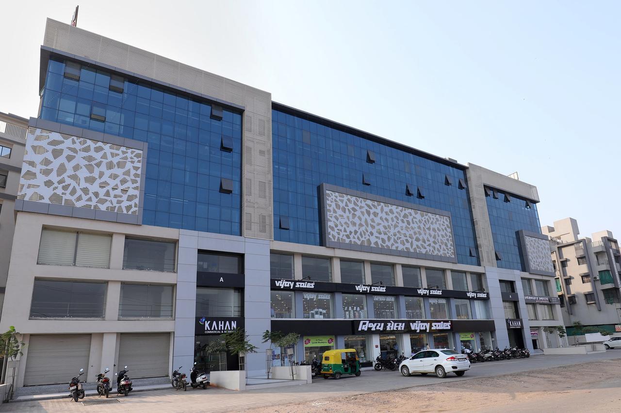Apollo Hotel Ahmedabad Exterior foto